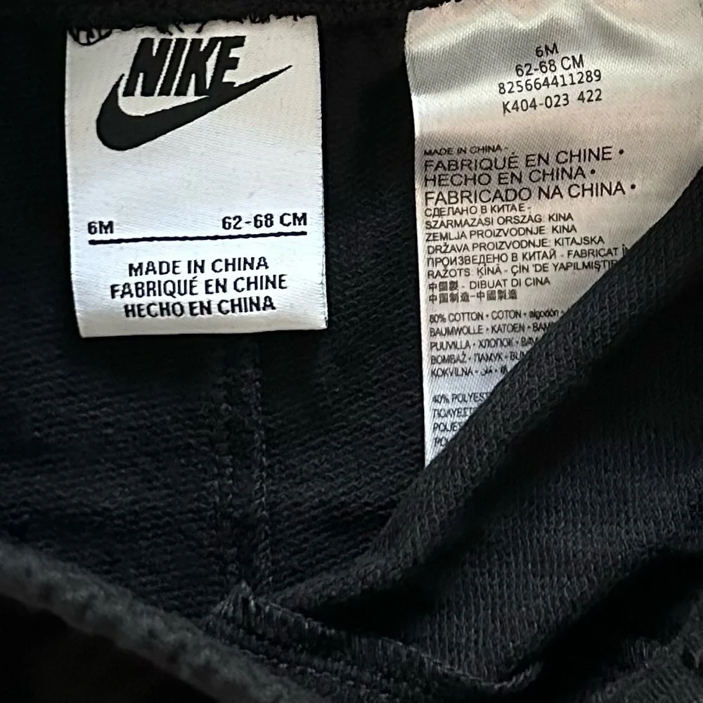 Nike 2 Piece Set Long Sleeve Bodysuit & Black Joggers Boys Size 6 Months NWT